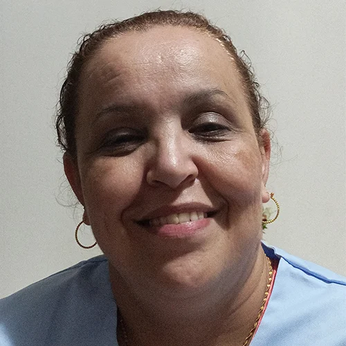 Hadjira, intervenante des Services de Magali