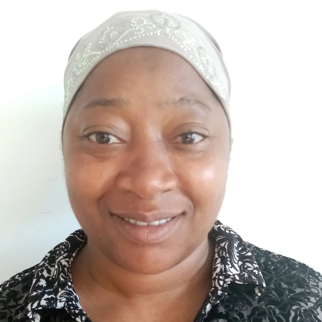 Djenab, intervenante des Services de Magali
